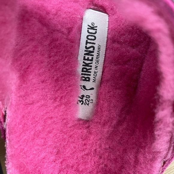 Birkenstock Arizona Shearling
Suede Leather Fuchsia Tulip Sandals Size 34 - Picture 3 of 5